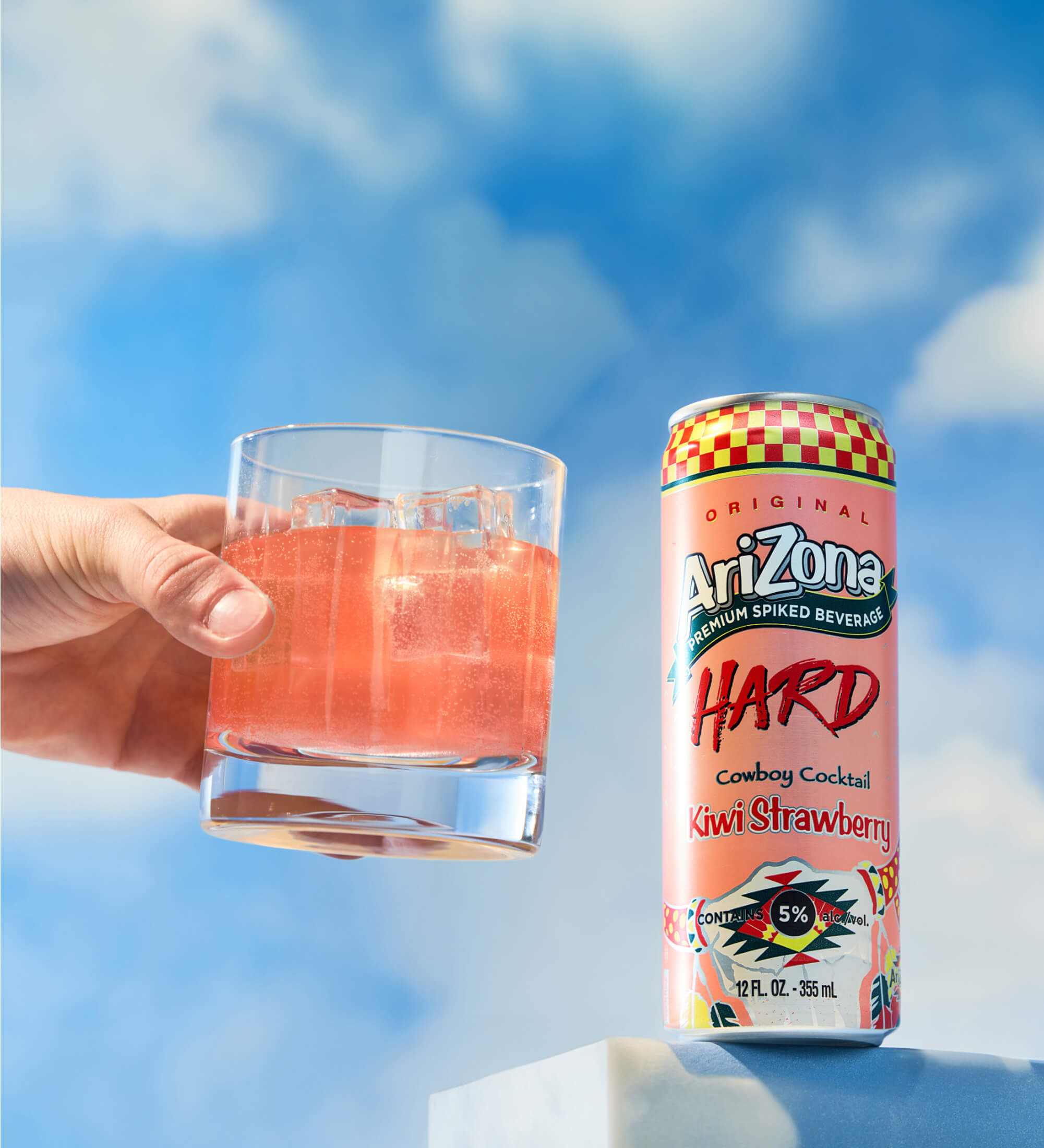 Kiwi Strawberry AZ Hard 12 oz Lifestyle