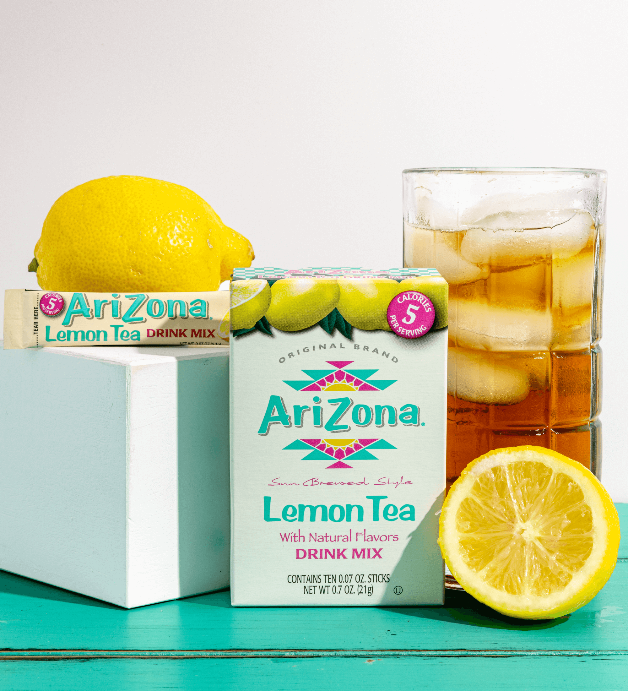 Lemon Tea .07 oz Drink Mix 10 Stick Pack Lifestyle