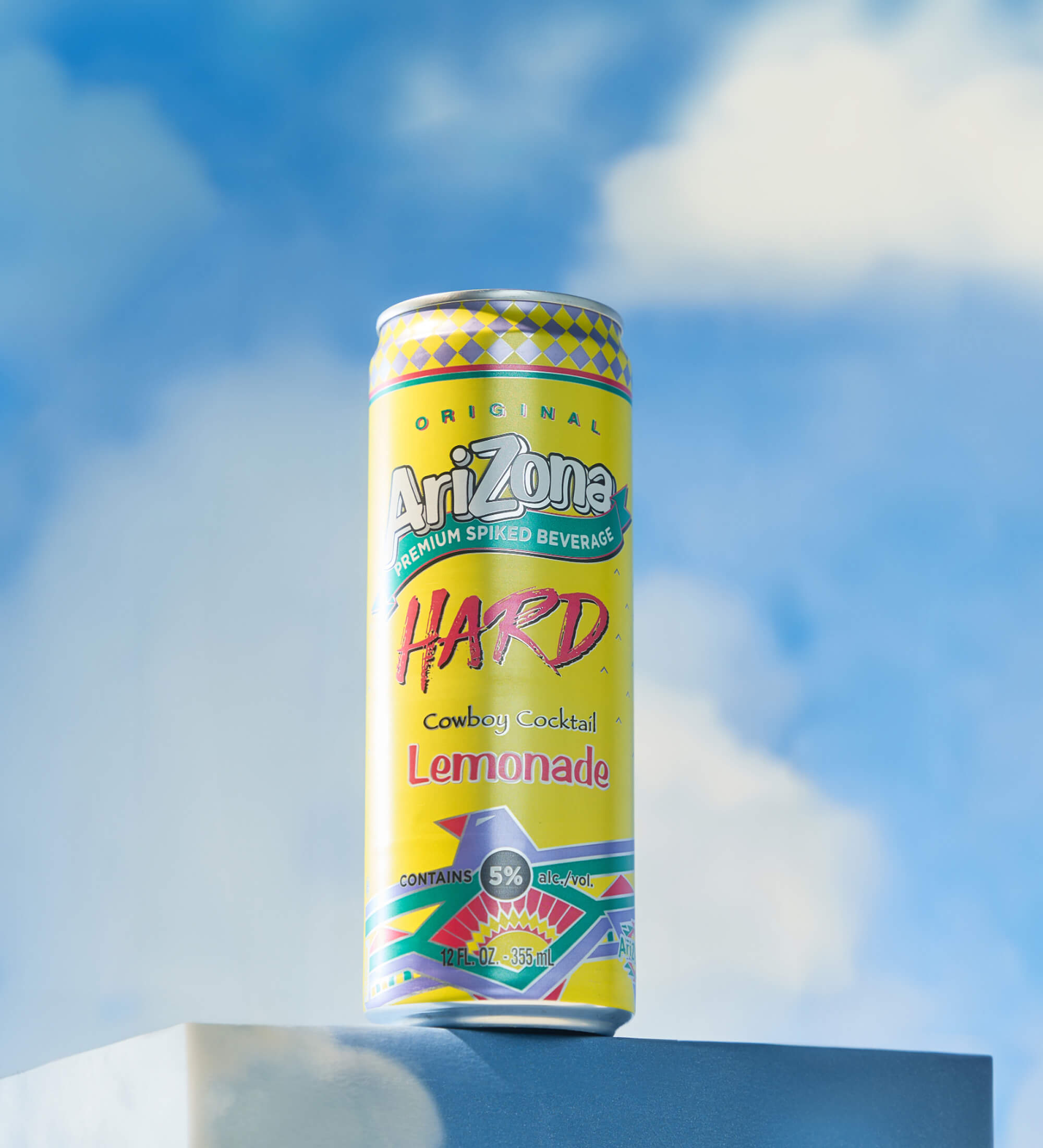 Lemonade AZ Hard 12 oz Lifestyle