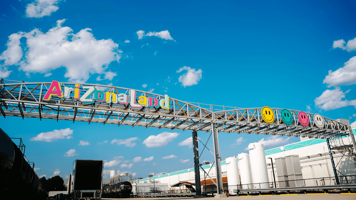 Colorful 'Arizona Land' sign at AriZonaLand entrance
